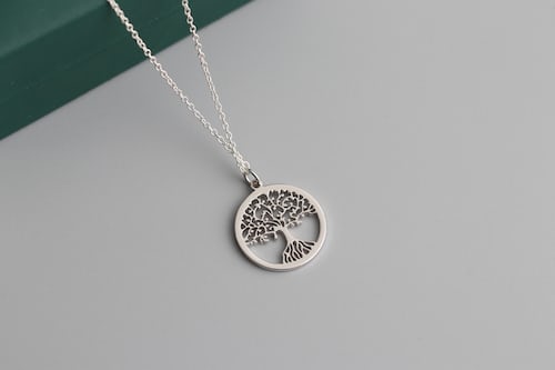 necklace photography ideas 7